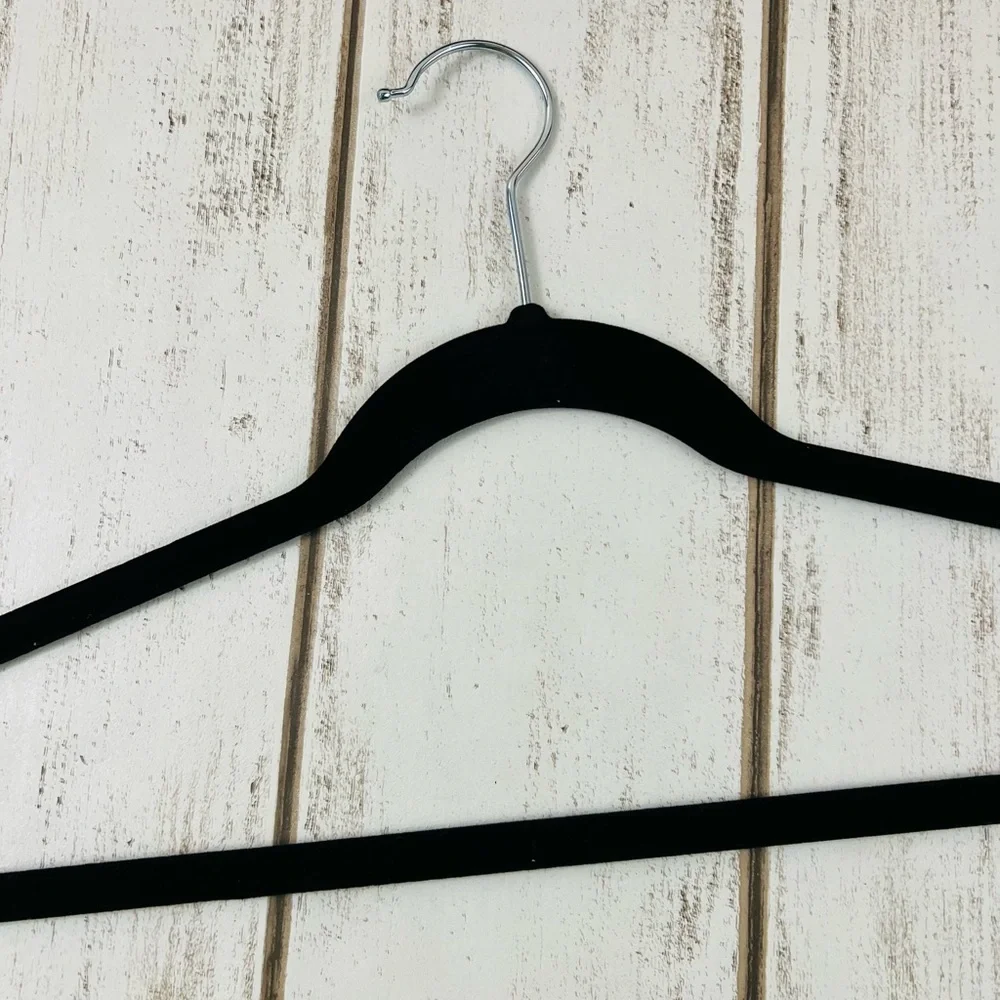 20 Black Velvet Slim Hangers Non Slip